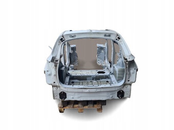 časti karoserie BMW F48 X1 2016 prah stlpik blatnik - 5