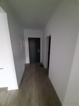 2i čiastočne zariadený byt s balkónom, staré sídlisko Priev - 5