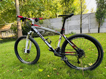 Predám karbónový Trek Elite 9.6, 26", veľkosť 19,5" - 5