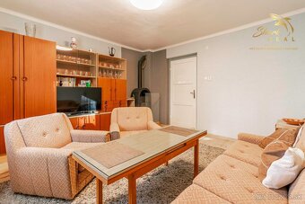 REZERVOVANÉ - Na predaj pekný dom so záhradou - 5