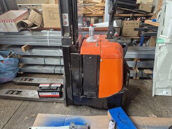 Ručné vedený elektrický vysokozdvižný paletovy vozik - 5