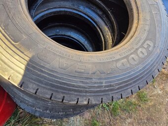 Pneu 285/70 R 19.5 - 5