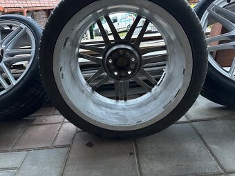 255/35 R19 - 5