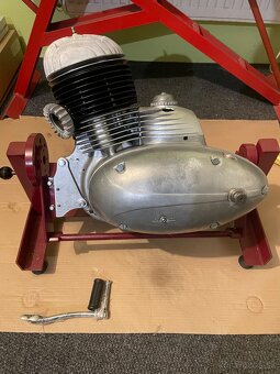 Motor Jawa 250 - 5
