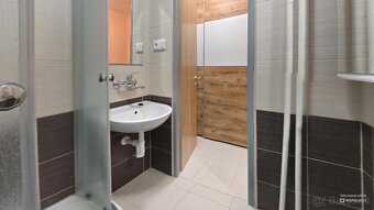 Veľký 2 izbový byt 60 m2 kompletná rekonštrukcia Stará Turá - 5