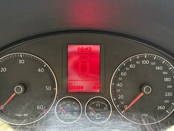 Volkswagen Jetta 1.9. TDI - 5