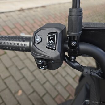 Aprilia SR GT 125 - 5