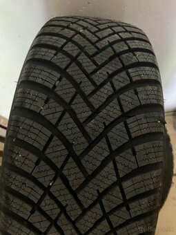 Hankook 195/45 R16 DOT2624 - 5