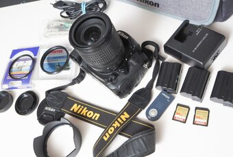 Nikon D7000 s príslušenstvom. - 5