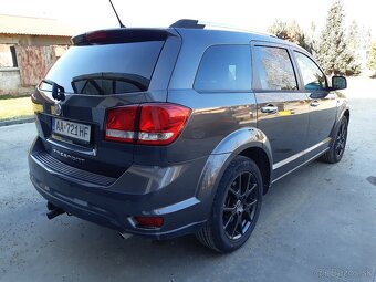 Fiat Freemont 2.0 16V MultiJet Black Code 4x4 A/T 7 miest - 5