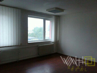 Prenájom kancelárskych priestorov, parkovanie v areáli, Tr - 5