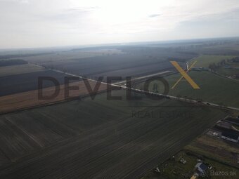 Na predaj rozľahlé stavebné pozemky v obci Láb - 5