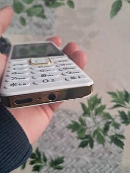 Tlačítkový telefón  MOBIOLA MB2400 - 5