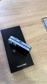 Vymenim Samsung Flip 6 modry + 2 obaly v hodnote 50€ - 5