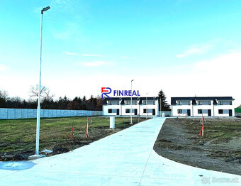 NA PREDAJ - stavebný pozemok B2 - 748m2 v Zemianskej Olči - 5