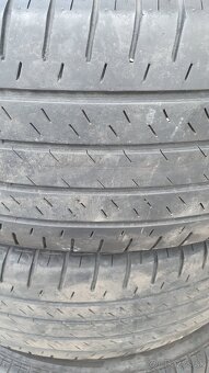 Bridgestone 225/60 r18 - 5