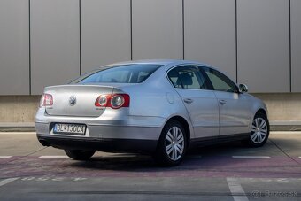 Volkswagen Passat 2.0 TDI Highline - 5