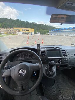 Volkswagen Caravelle T5 Facelift r. 2010 - 5