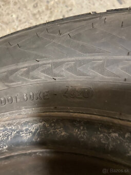 Predám zimnú sadu pneumatík 215/70 R16 Nokian Weatherproof - 5