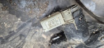 passat b5.5  combi zadny naraznik  zo senzormi - 5