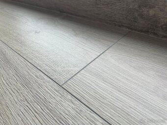 Kronotex D3126 Trend Oak Grey – laminátová plávajúca podlaha - 5