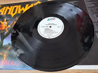 Lp MANOWAR-  Fighting The World - 5