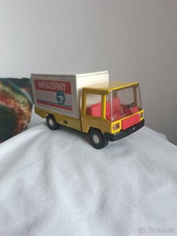 Plechové auto igra - 5