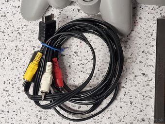 PS1 / SCPH-5502 PLAYSTATION 1 + GAMEPAD PREPAJACI KABEL GAME - 5