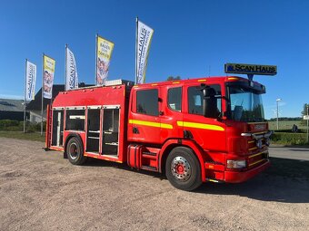Predáme cisternu SCANIA P94 4X2 2000L vody, 500L pe - 5