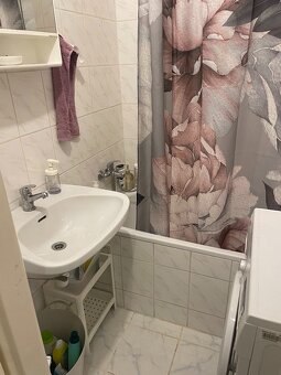 Ponúkame na prenájom 2 izbový byt Bratislave v mestskej čast - 5