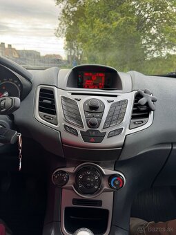 FORD FIESTA 1,6 D - 5