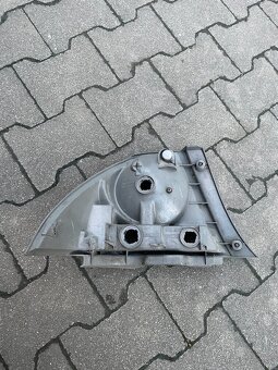 Lexus IS 200 300 svetlá zadné - 5