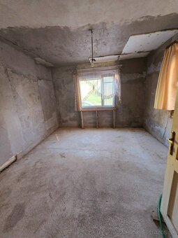 RD  s krásnym veľkým pozemkom Slovenské Pravno - 5