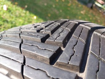 225/40 r18 celoročne pneumatiky - 5