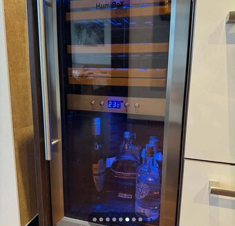 Obývačková stena, vinotéka, poličky - 5