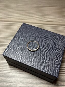 Elegantný prsteň z bieleho zlata s diamantmi 14 kt, 0.33 ct - 5