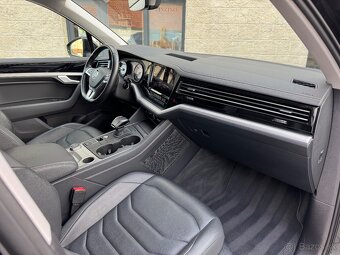 Volkswagen Touareg 3.0TDi 4Motion r.v 2019 - Black on Black - 5