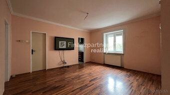 Rodinný dom s pozemkom 1396 m², Šurany, Nové Zámky - 5