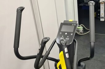 Výkonnostný eliptický trenažér EL 900 - 5