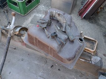 FORD SIERRA náhradné diely - 5