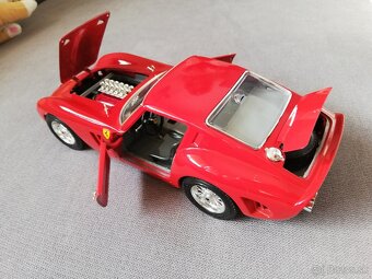 1:18 FERRARI 250 GTO - 5