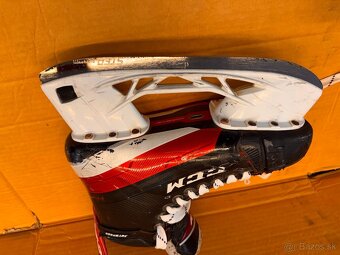 BRUSLE CCM JETSPEED FT4 PRO, vel, 42,5/8 R - 5