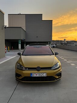 Volkswagen Golf R 7.5 - 5