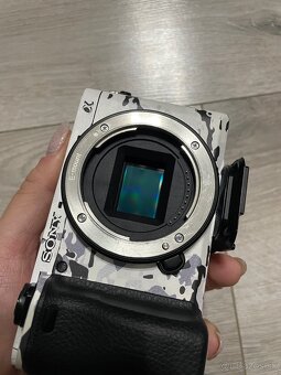 Sony Alpha A6400 - 5