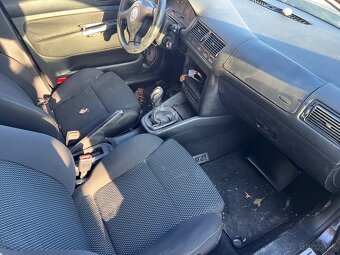 Predám náhradné diely na Volkswagen Golf 4 1,9tdi 85kw 6Q - 5