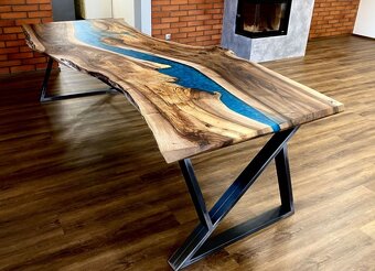 Orechové drevo - kmene na fošne, na nábytok - 5