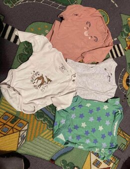 Detské oblečenie + prebaľovací pult - 5