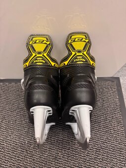 brusle CCM 9355  vel. 42/7 D - 5