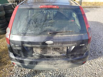Rozpredám Ford fiesta 1.4 50kw 2005 - 5