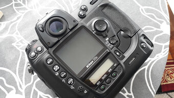 Nikon D2Hs - TOP stav (shutter count 7K+) - 5